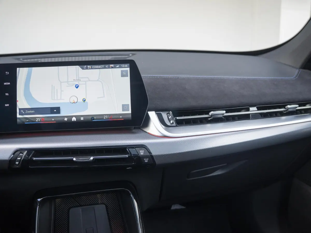 xDrive30e | M Sportpakket Pro | Innovation Pack | Travel Pack | 19 inch | Stuurwielrand verwarmd | M Adaptief onderstel | Glazen panoramadak | Actiefstoelen | Driving Assistant Professional 