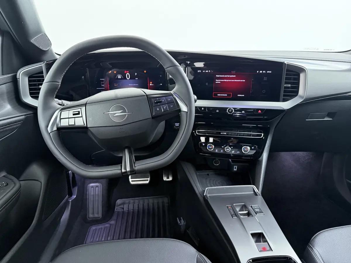 1.2 Turbo Hybrid GS / Alcantara / Navigatie / Camera / Parkeersensoren / Stuur -en Stoelverwarmd / Keyless / Carplay / 17'' LMV