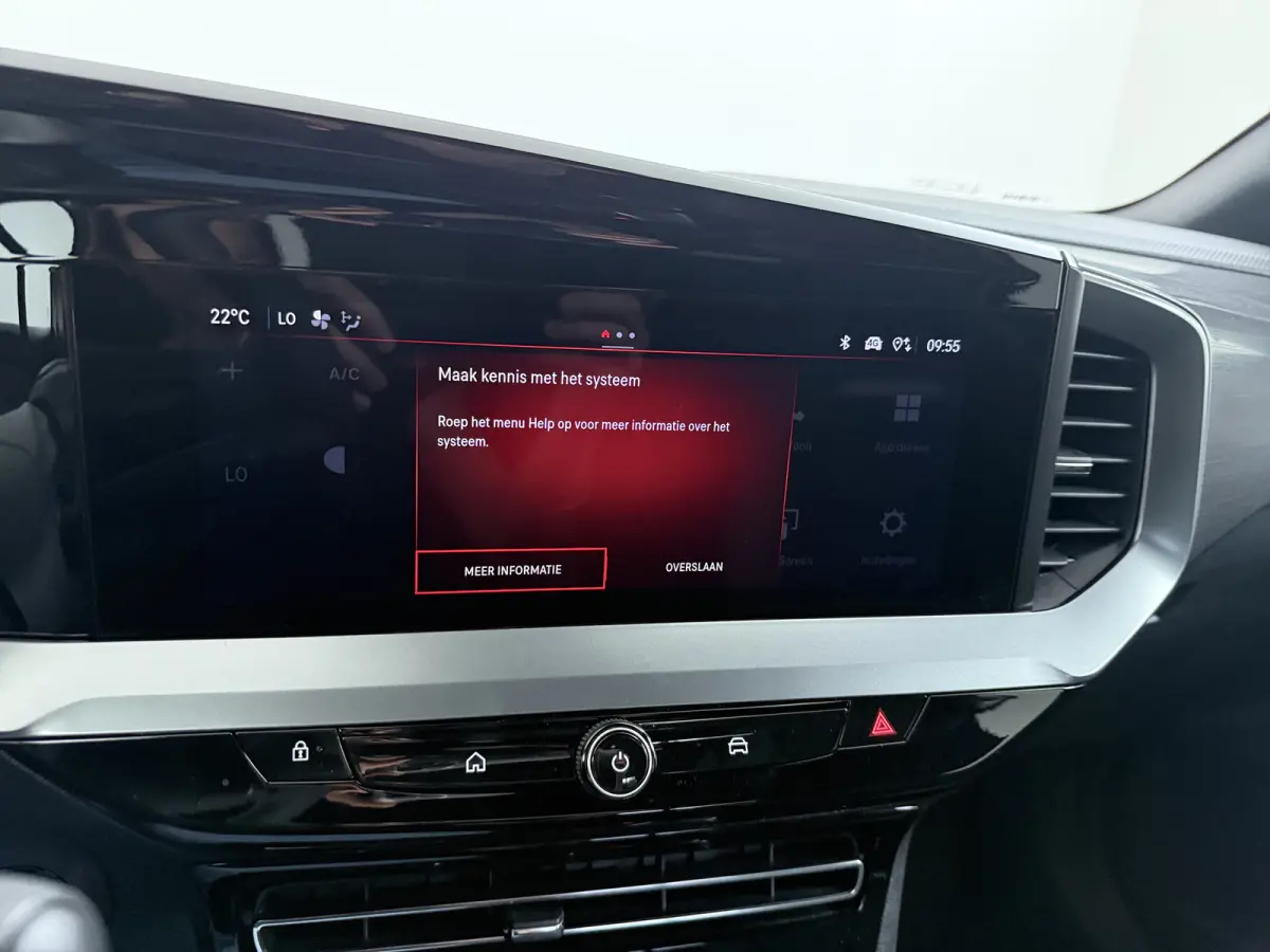 1.2 Turbo Hybrid GS / Alcantara / Navigatie / Camera / Parkeersensoren / Stuur -en Stoelverwarmd / Keyless / Carplay / 17'' LMV