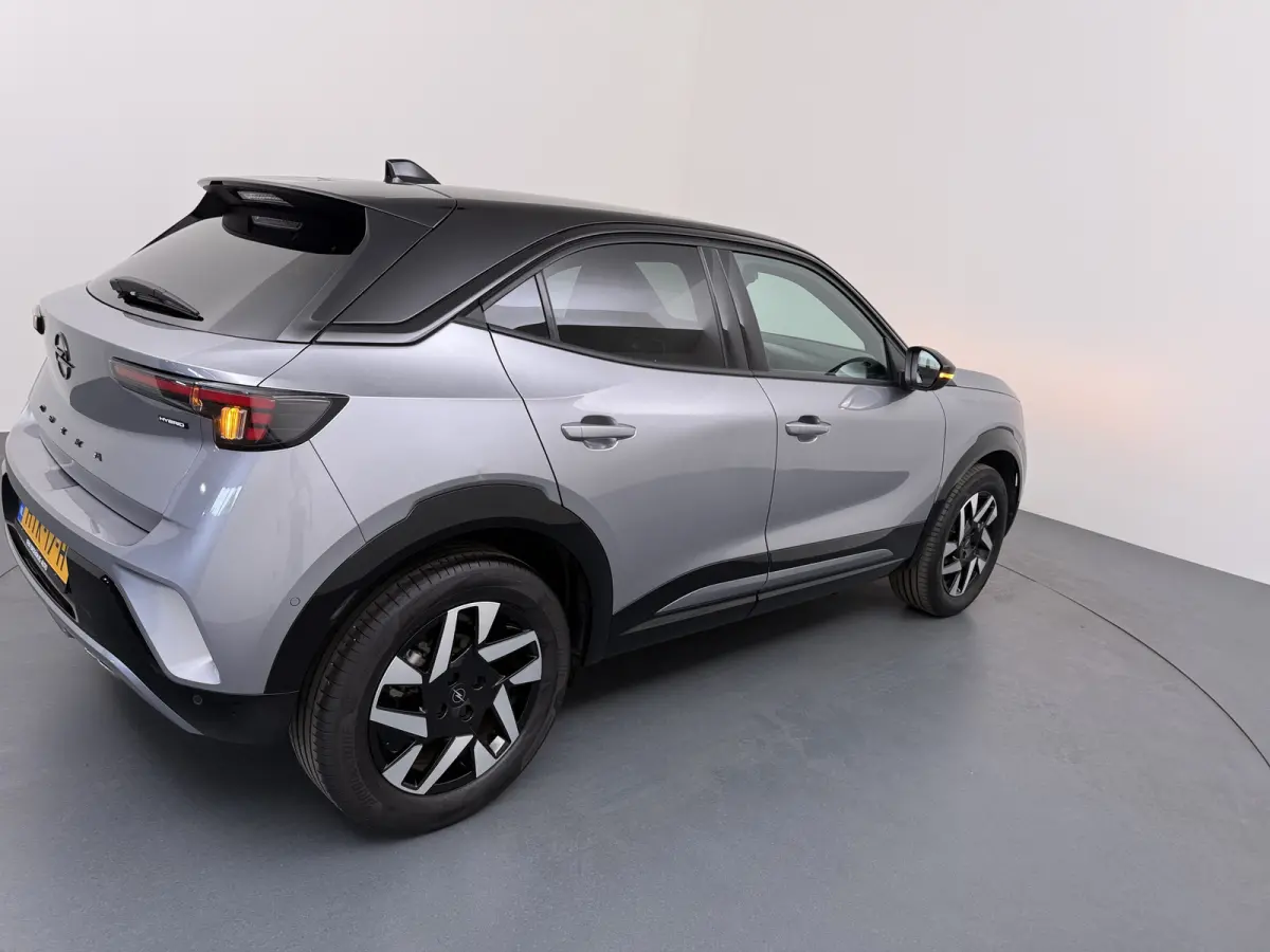 1.2 Turbo Hybrid GS / Alcantara / Navigatie / Camera / Parkeersensoren / Stuur -en Stoelverwarmd / Keyless / Carplay / 17'' LMV