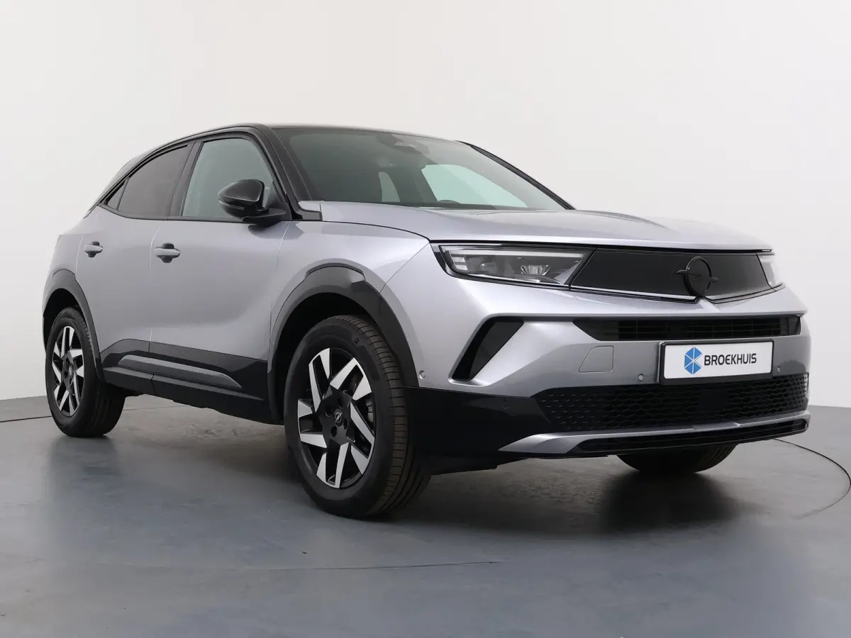1.2 Turbo Hybrid GS / Alcantara / Navigatie / Camera / Parkeersensoren / Stuur -en Stoelverwarmd / Keyless / Carplay / 17'' LMV