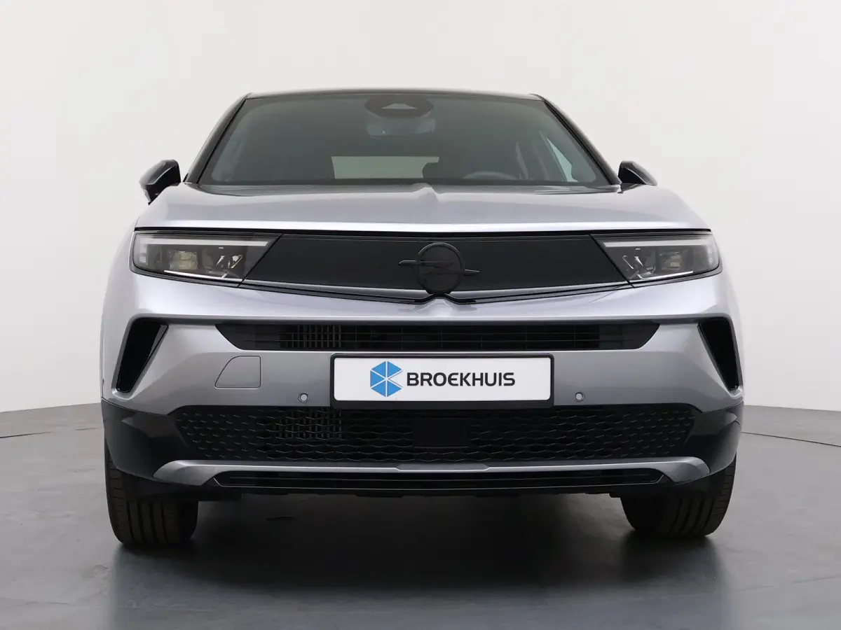 1.2 Turbo Hybrid GS / Alcantara / Navigatie / Camera / Parkeersensoren / Stuur -en Stoelverwarmd / Keyless / Carplay / 17'' LMV
