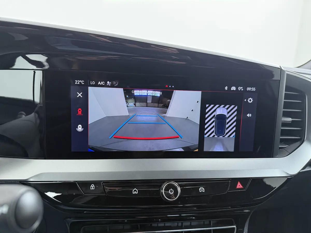 1.2 Turbo Hybrid GS / Alcantara / Navigatie / Camera / Parkeersensoren / Stuur -en Stoelverwarmd / Keyless / Carplay / 17'' LMV