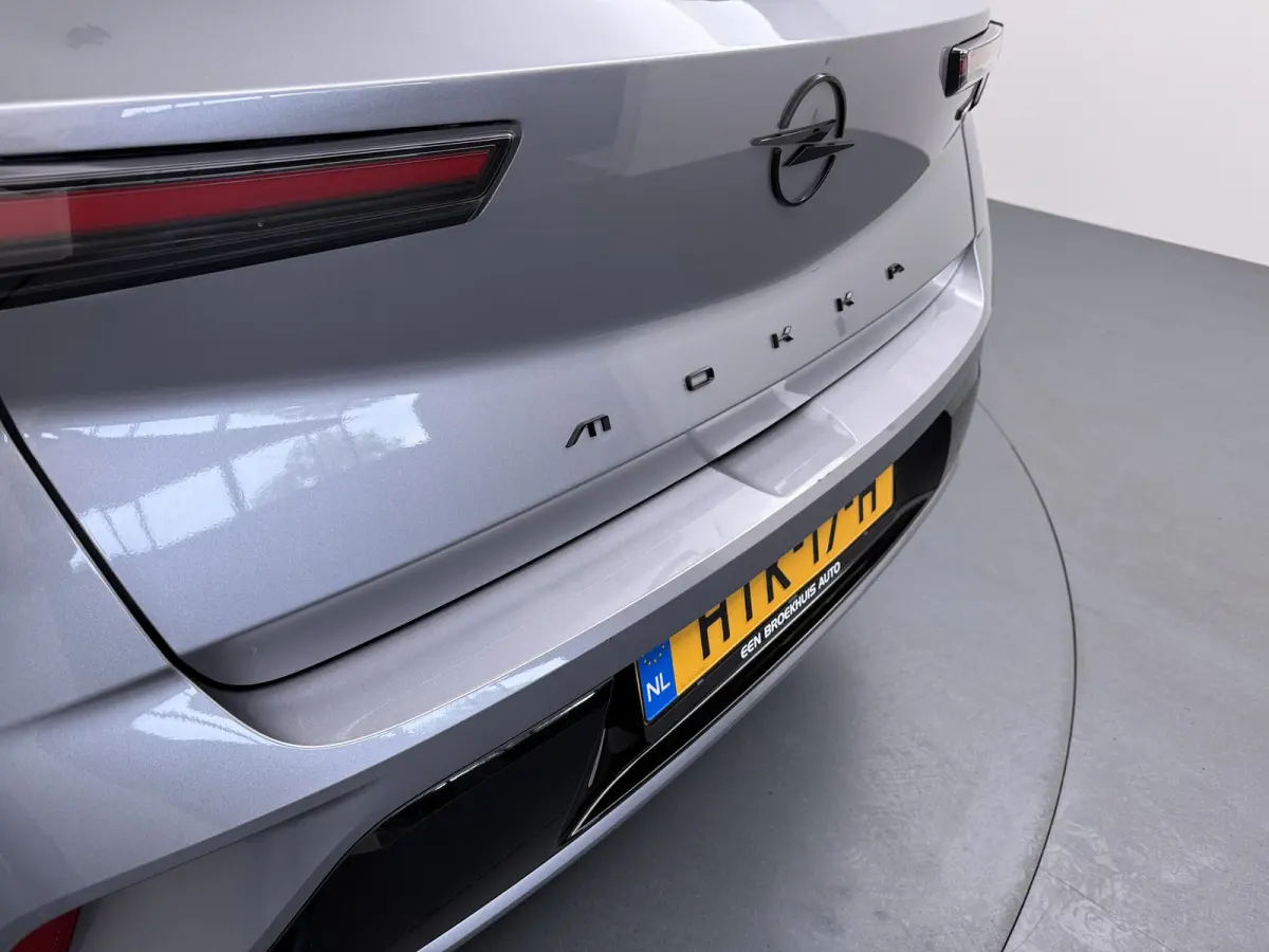 1.2 Turbo Hybrid GS / Alcantara / Navigatie / Camera / Parkeersensoren / Stuur -en Stoelverwarmd / Keyless / Carplay / 17'' LMV