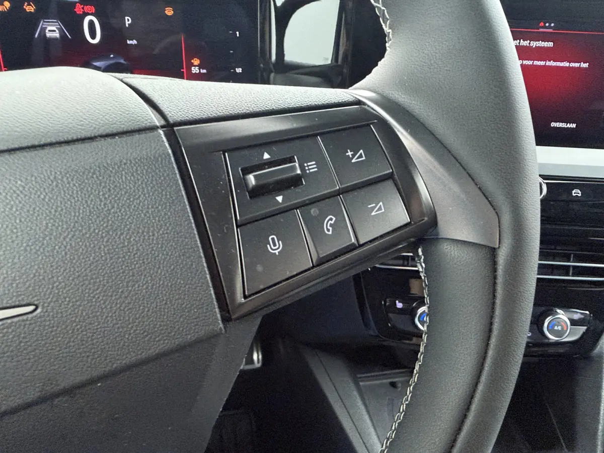 1.2 Turbo Hybrid GS / Alcantara / Navigatie / Camera / Parkeersensoren / Stuur -en Stoelverwarmd / Keyless / Carplay / 17'' LMV