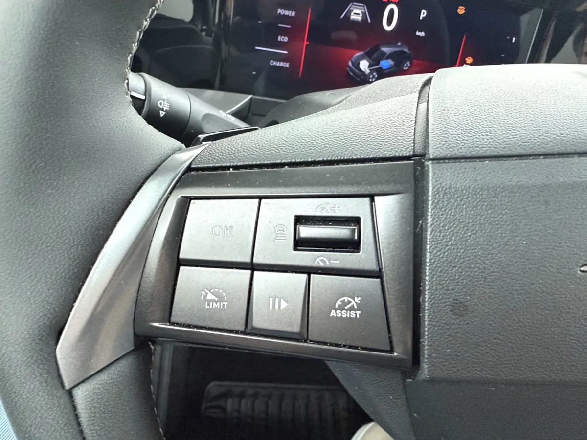 1.2 Turbo Hybrid GS / Alcantara / Navigatie / Camera / Parkeersensoren / Stuur -en Stoelverwarmd / Keyless / Carplay / 17'' LMV