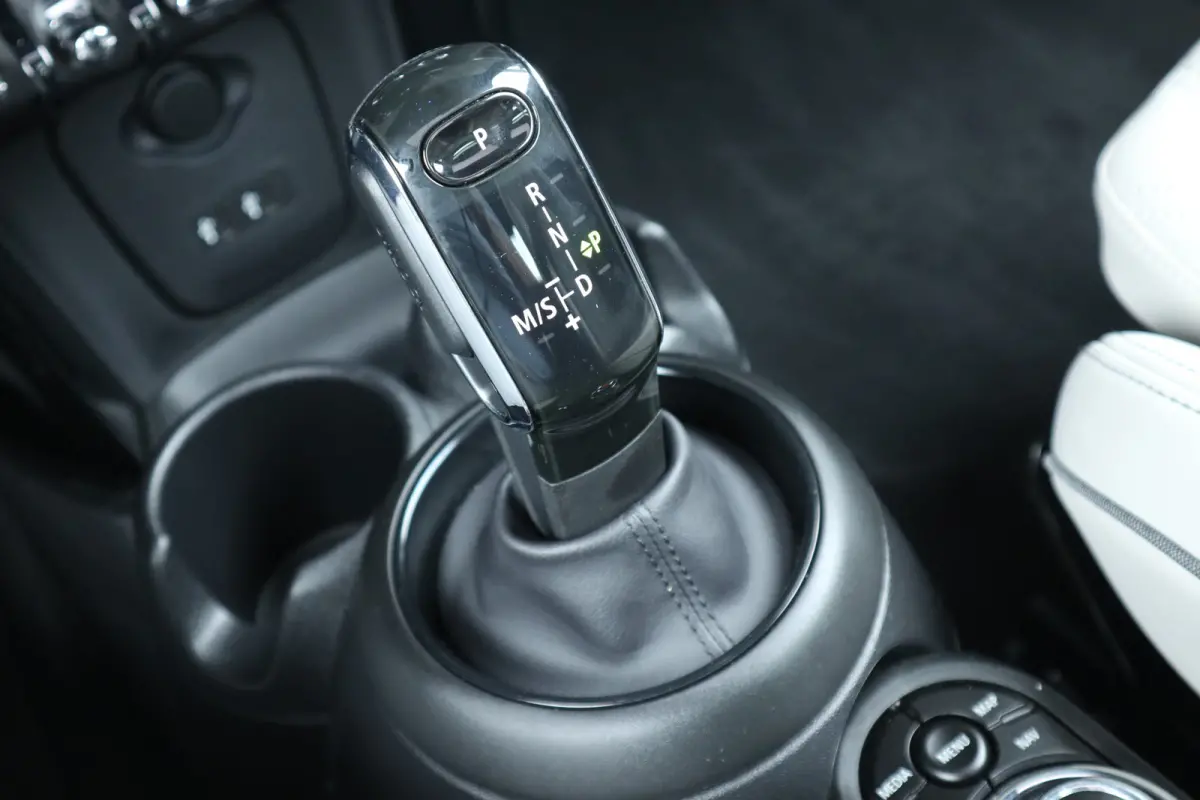 1.5 Cooper 60 Years Edition Pano / H&K Audio / Leer / Head-up / LED / Clima / Cruise