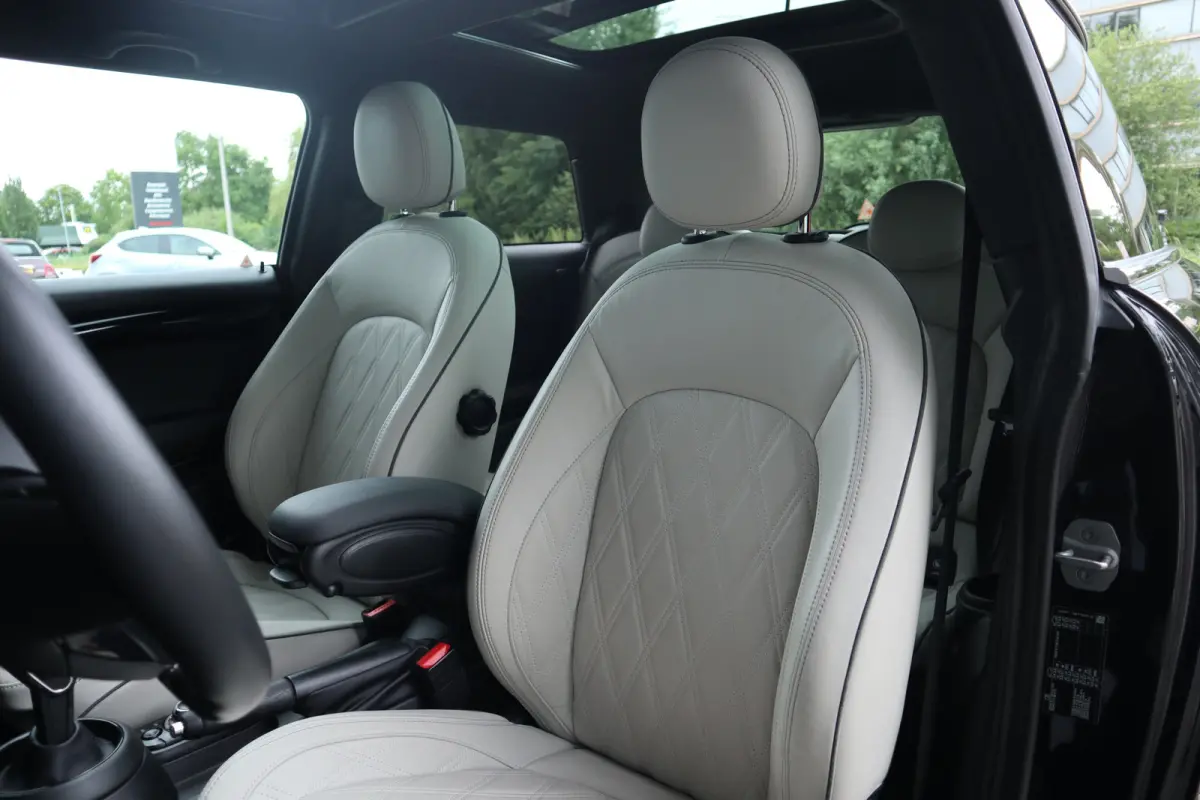 1.5 Cooper 60 Years Edition Pano / H&K Audio / Leer / Head-up / LED / Clima / Cruise