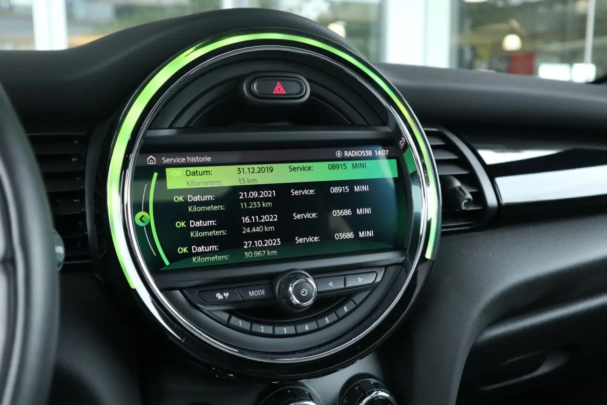 1.5 Cooper 60 Years Edition Pano / H&K Audio / Leer / Head-up / LED / Clima / Cruise