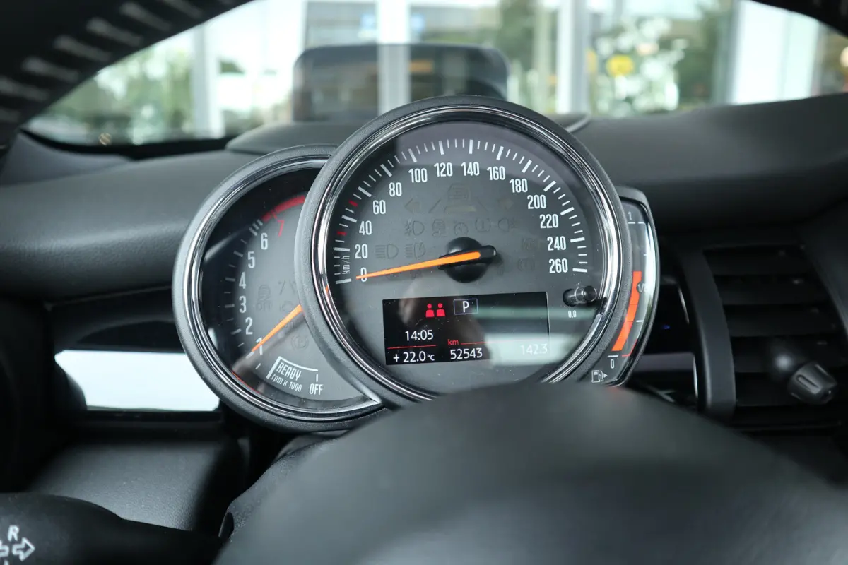 1.5 Cooper 60 Years Edition Pano / H&K Audio / Leer / Head-up / LED / Clima / Cruise