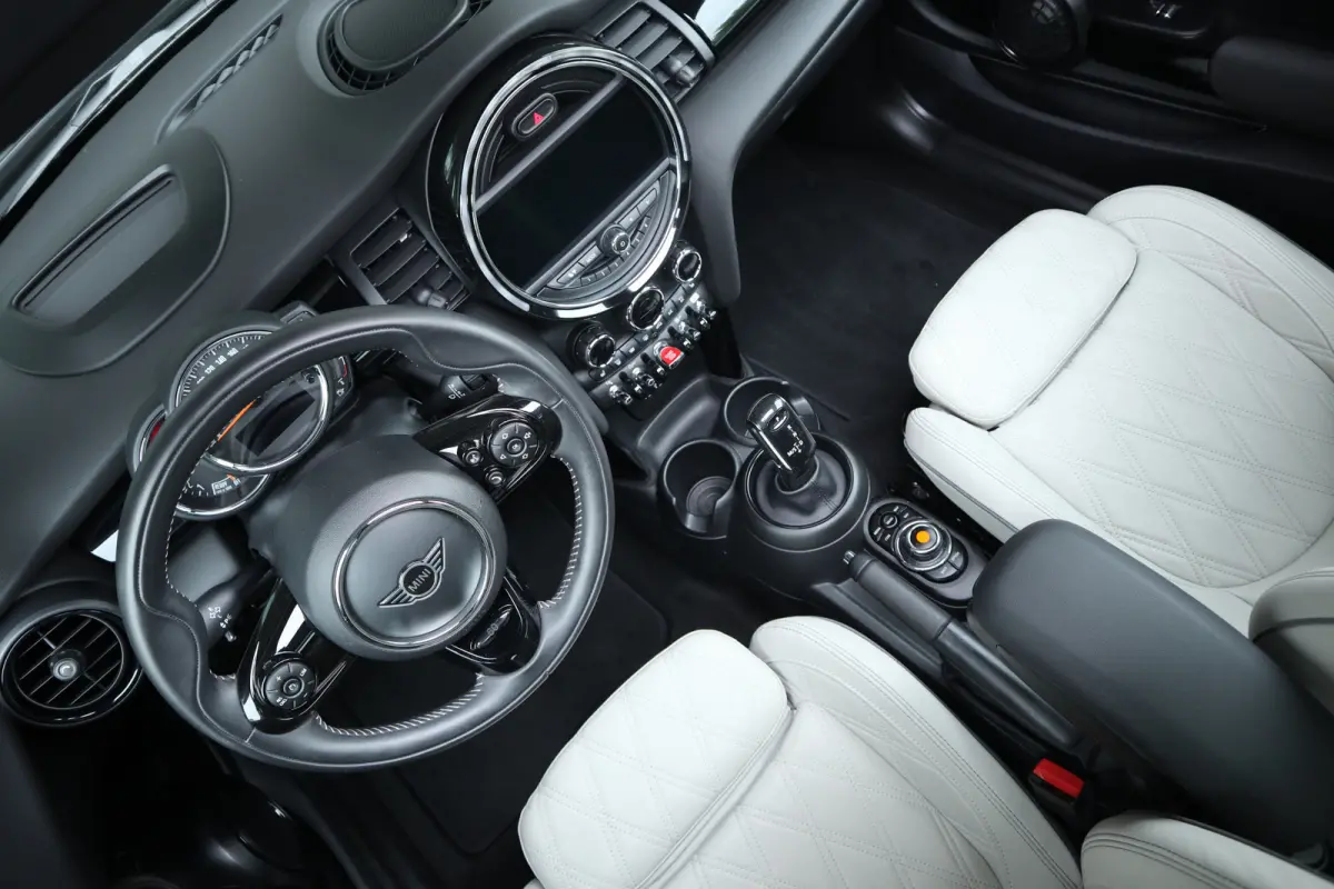1.5 Cooper 60 Years Edition Pano / H&K Audio / Leer / Head-up / LED / Clima / Cruise