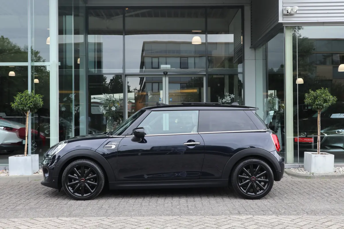 1.5 Cooper 60 Years Edition Pano / H&K Audio / Leer / Head-up / LED / Clima / Cruise