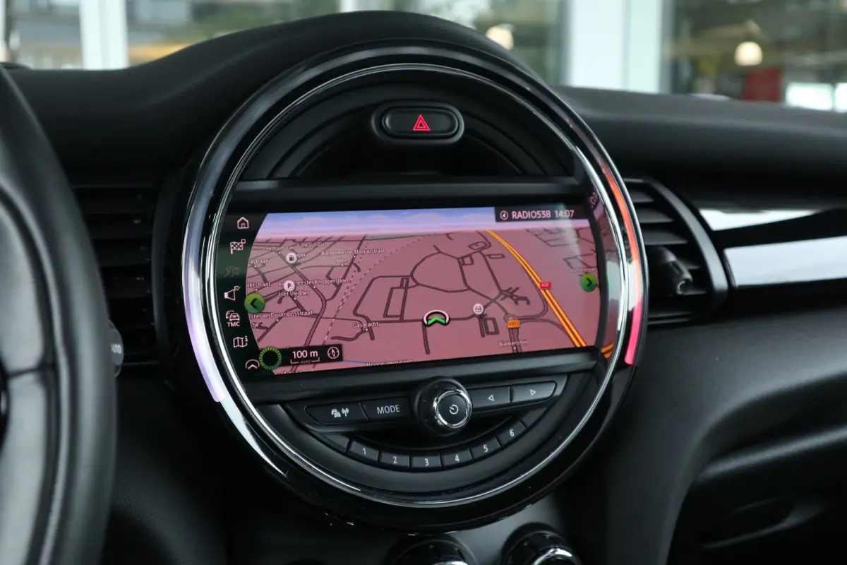 1.5 Cooper 60 Years Edition Pano / H&K Audio / Leer / Head-up / LED / Clima / Cruise