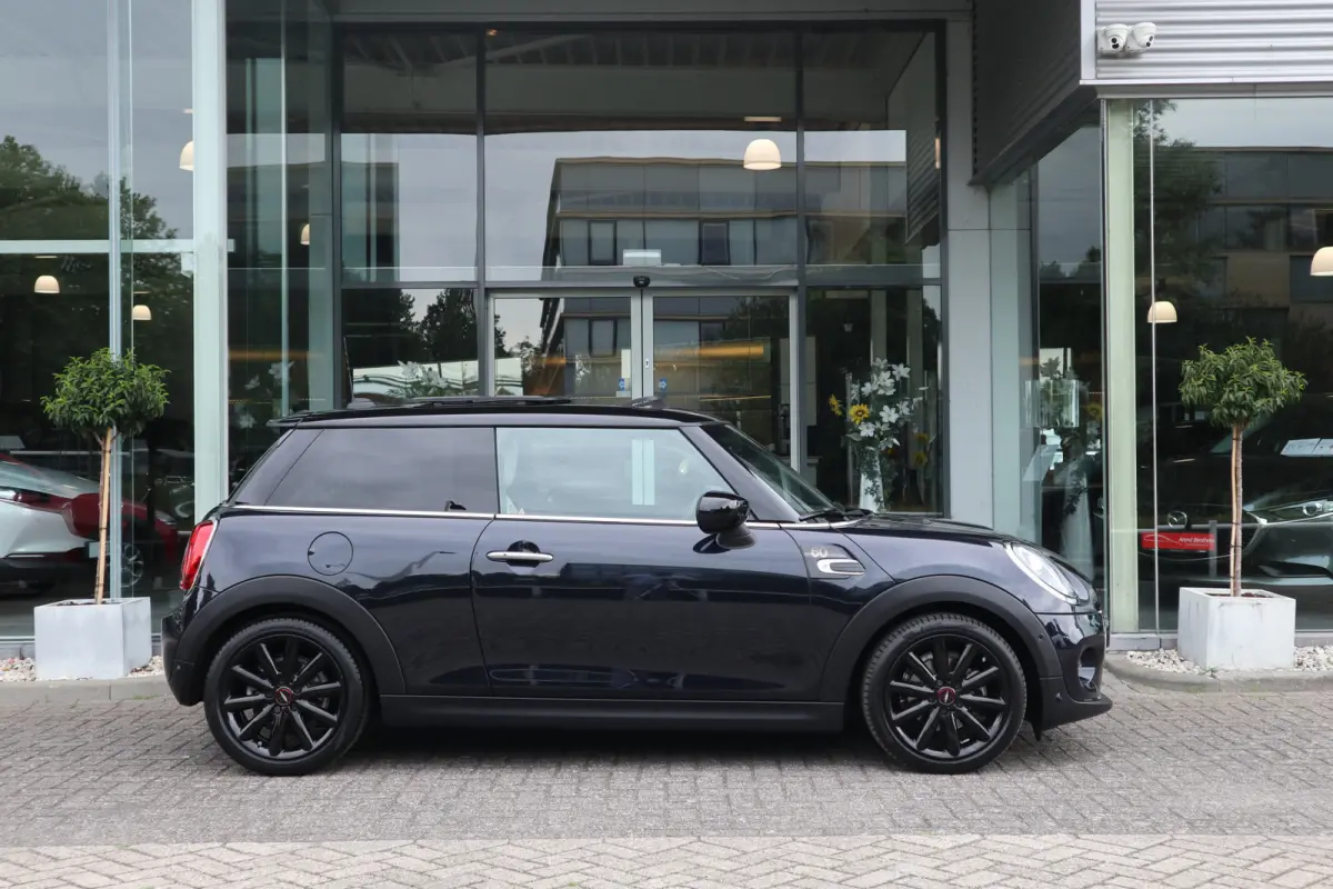 1.5 Cooper 60 Years Edition Pano / H&K Audio / Leer / Head-up / LED / Clima / Cruise