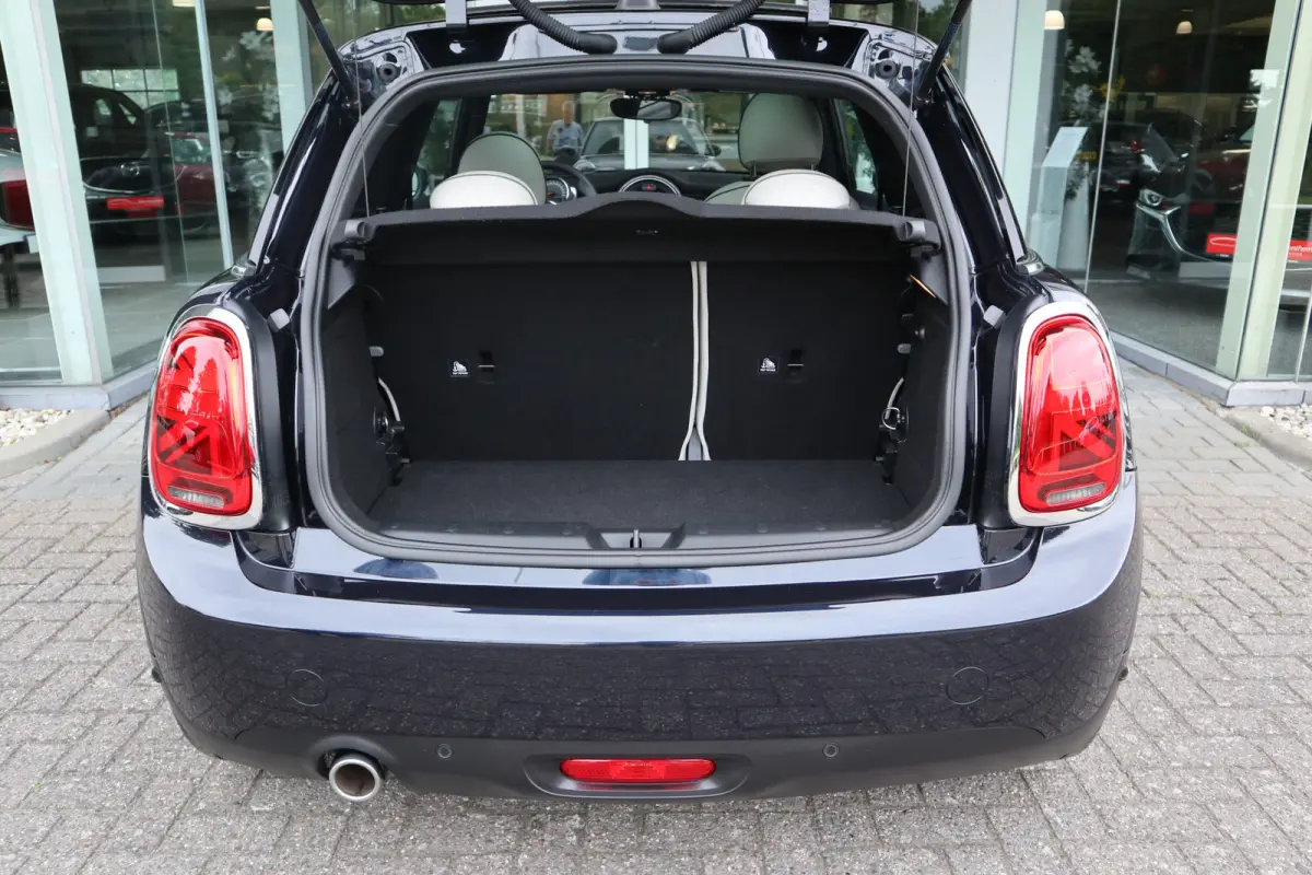 1.5 Cooper 60 Years Edition Pano / H&K Audio / Leer / Head-up / LED / Clima / Cruise