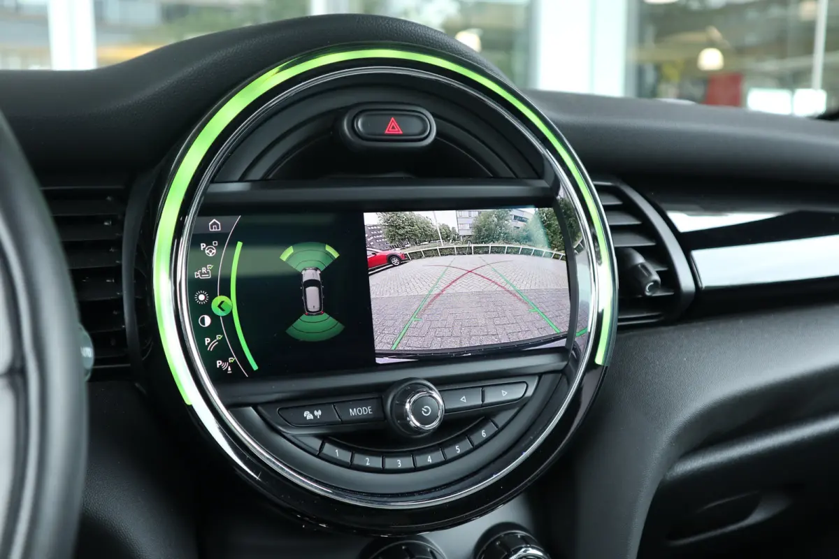 1.5 Cooper 60 Years Edition Pano / H&K Audio / Leer / Head-up / LED / Clima / Cruise