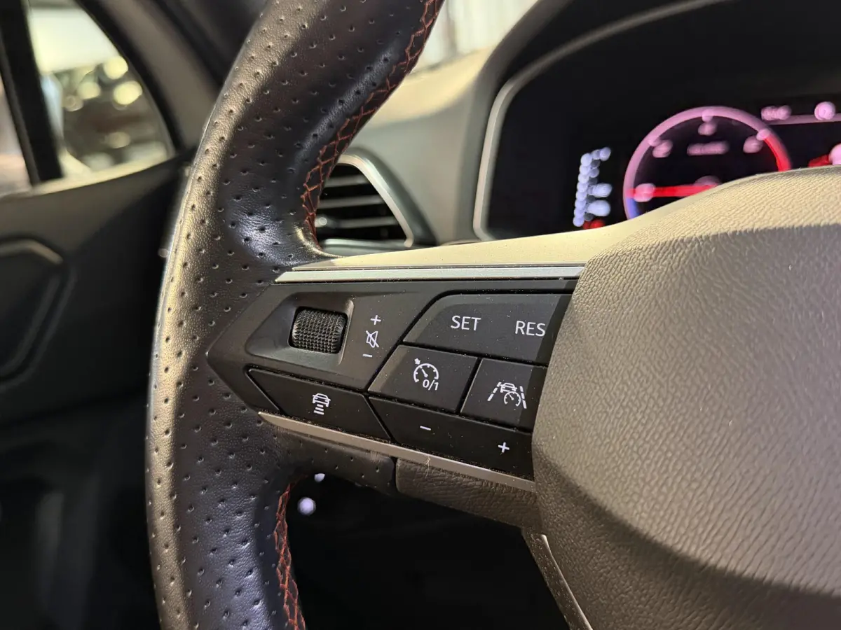 1.4 TSI e-Hybrid PHEV FR Business Intense 20"/Panoramadak/Leder + memory/360 camera/Keyless/Dodehoek/Elektrische klep/Stuur + stoelverwarming v+a