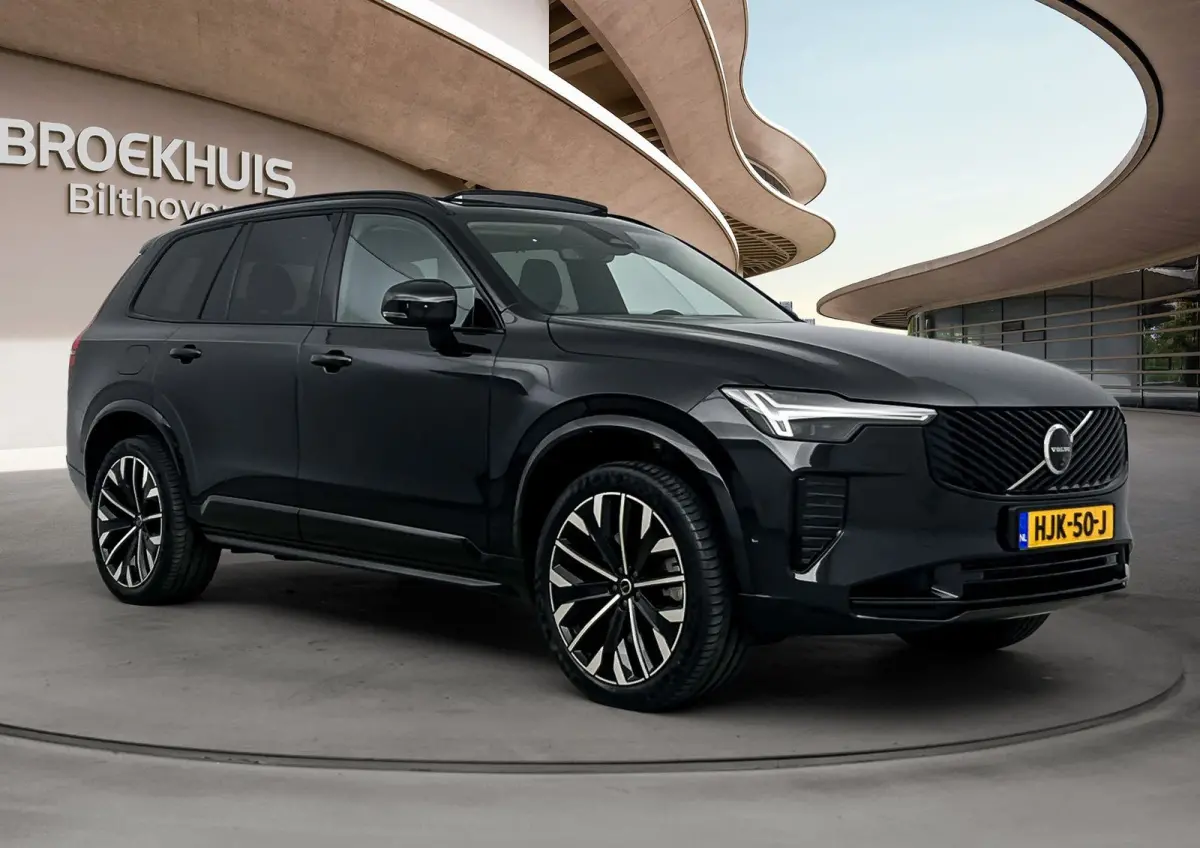 2.0 T8 Plug-in hybrid AWD Ultra Dark | Trekhaak | Luchtvering | Extra getint Glas | PDC V+A en 360 Camera | Panoramadak |