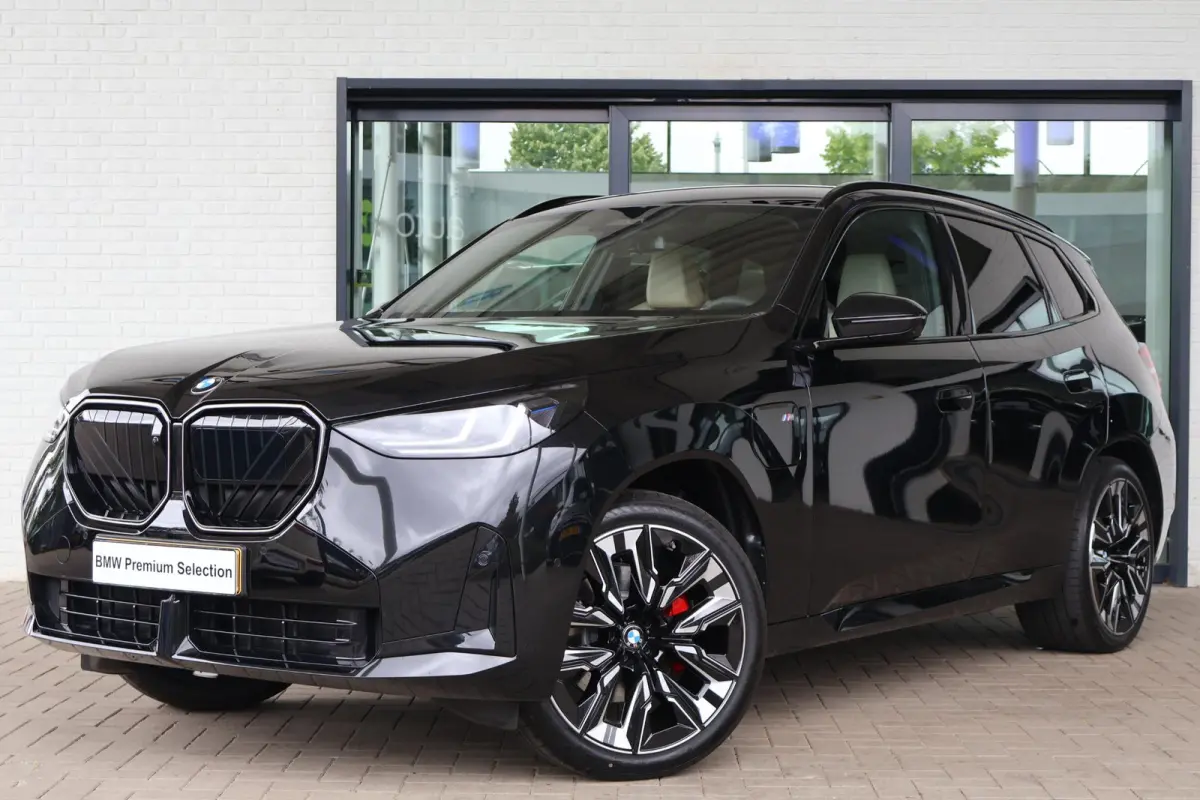 30e xDrive | SOH 100% | M Sport Pro | Harman Kardon | Trekhaak | Glazen Panoramadak | Driving Assistant Professional