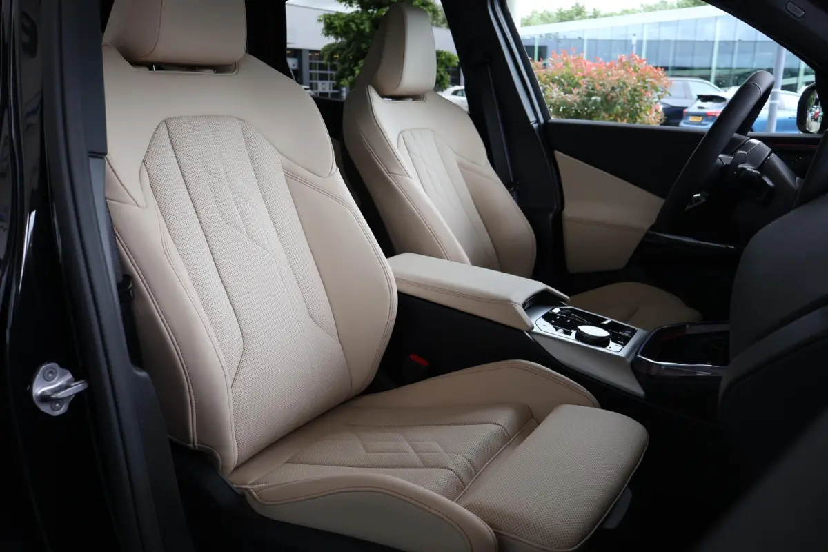 30e xDrive | SOH 100% | M Sport Pro | Harman Kardon | Trekhaak | Glazen Panoramadak | Driving Assistant Professional