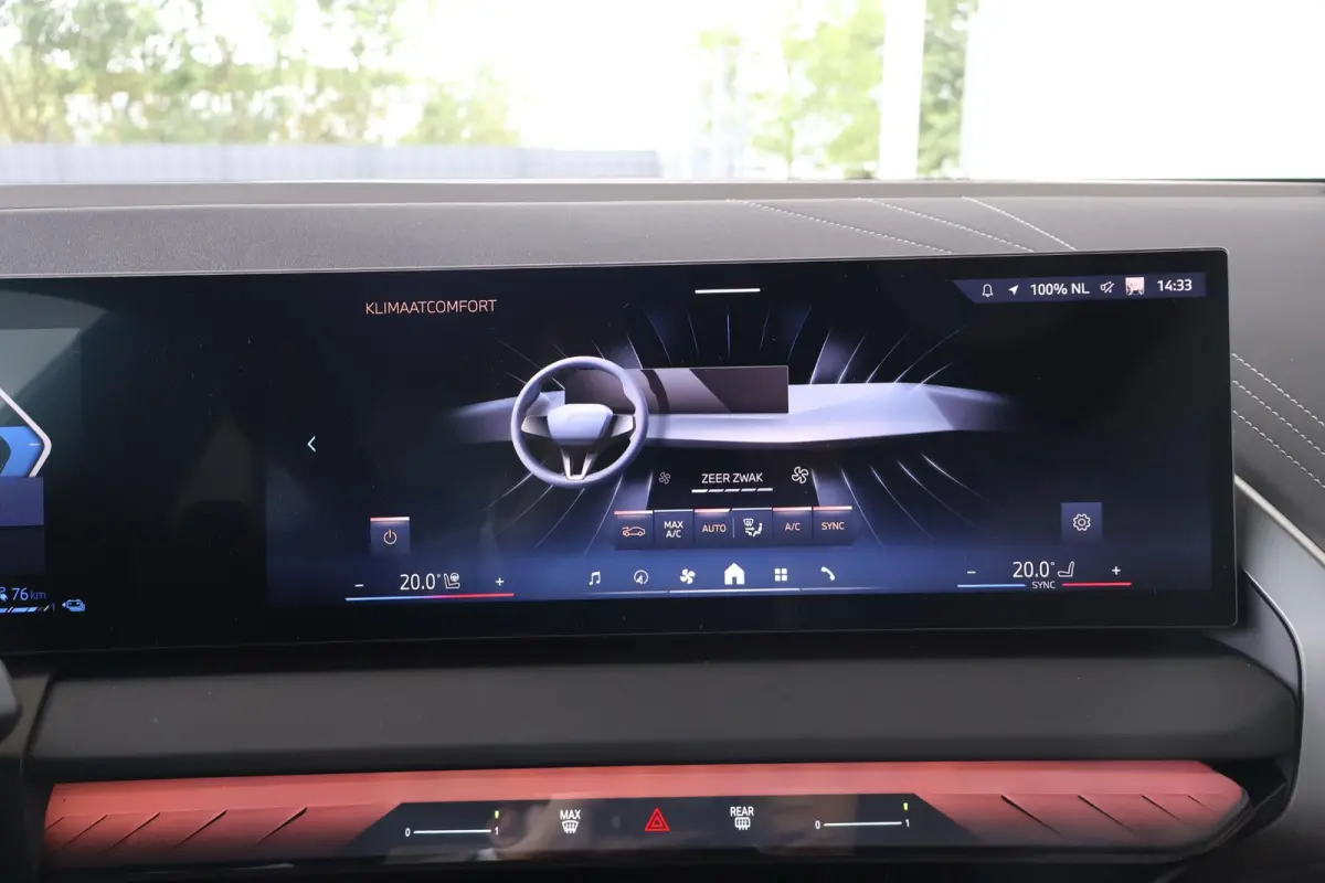 30e xDrive | SOH 100% | M Sport Pro | Harman Kardon | Trekhaak | Glazen Panoramadak | Driving Assistant Professional