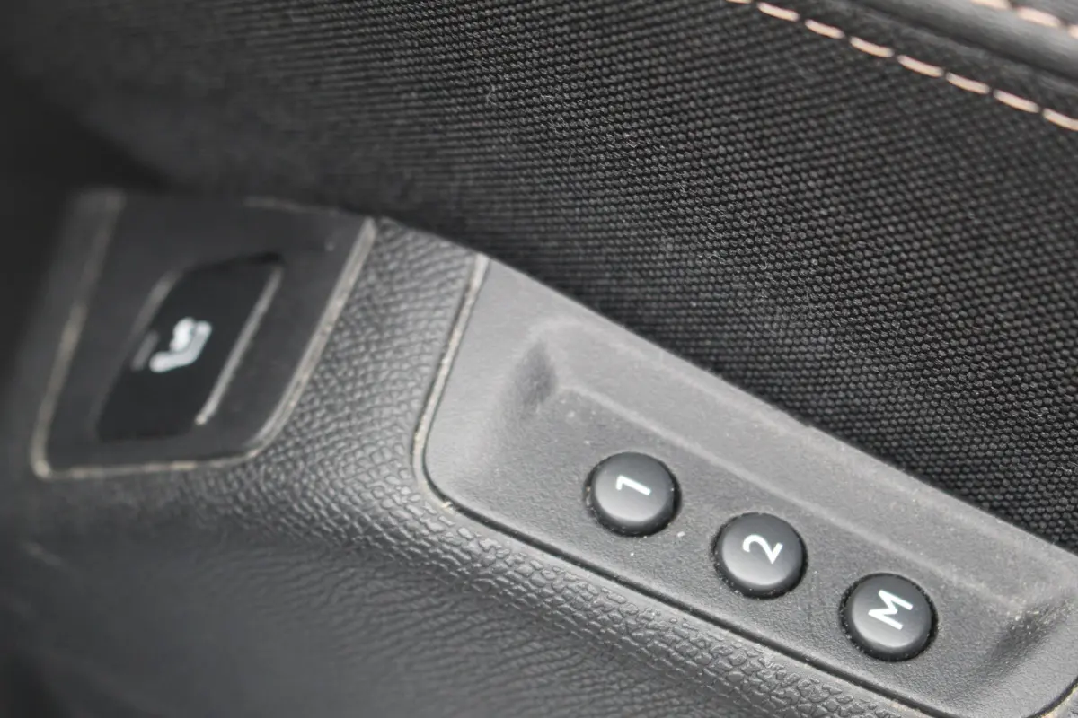 1.2 GT | Pano | Memory | 360 CAM | Adaptive Cruise & Drive Assist | Stoelverw. | Navi | Carplay | | Pano | Memory | 360 CAM | Adaptive Cruise & Drive Assist | Stoelverw. | Navi | Carplay |