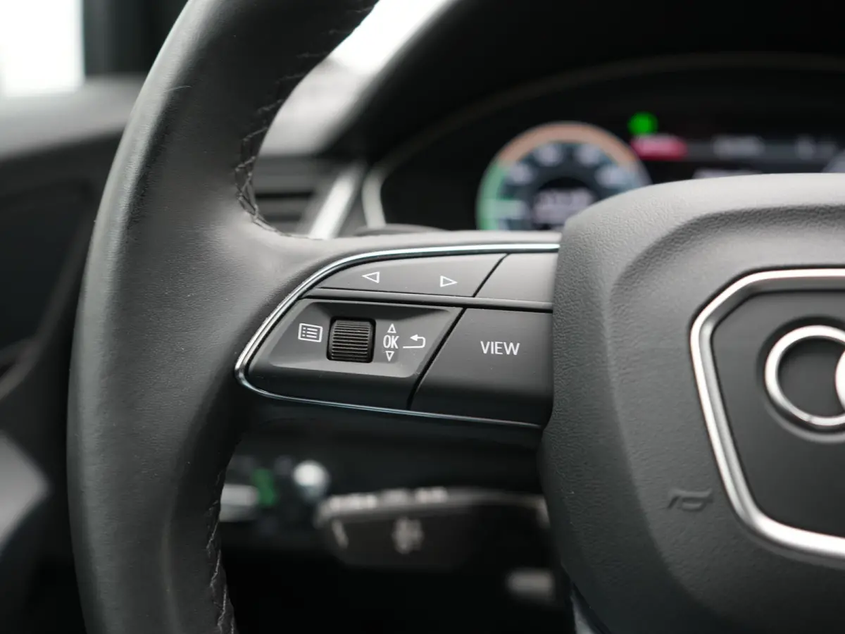 50 TFSI e Pro Line PHEV 300pk Dealer O.H. | Trekhaak Af Fabriek | Head Up | 360 Camera | BLACK PACK| Voorstoelen Verwarmd | Blis | 20"L.M | Virtual Cockpit | Cruise Control | Navigatie | DAB