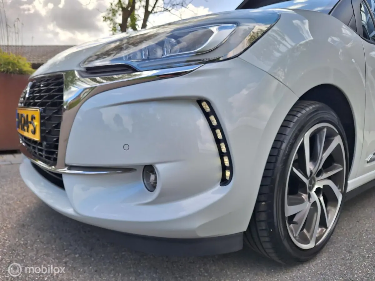 1.2 PureTech Sport Chic Two-Tone, Super de luxe met extra vermogen !