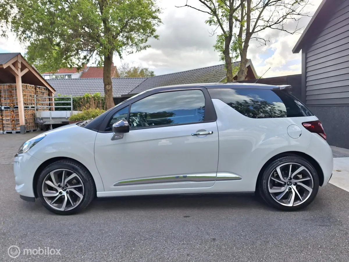 1.2 PureTech Sport Chic Two-Tone, Super de luxe met extra vermogen !