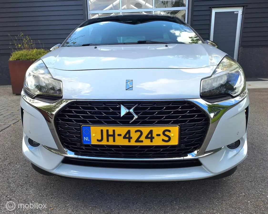1.2 PureTech Sport Chic Two-Tone, Super de luxe met extra vermogen !