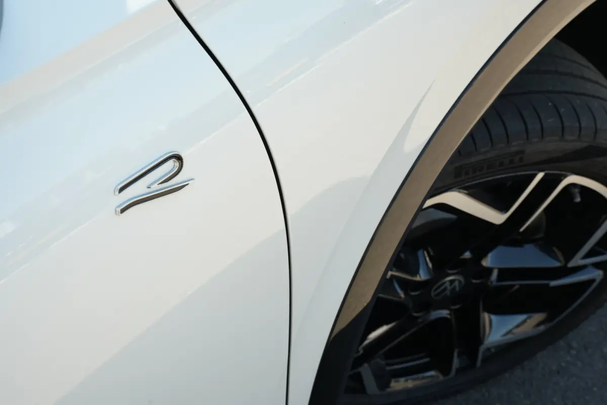 1.5 eHybrid 272pk R-Line Edition | Panoramadak | Trekhaak | Leder | 20" | Stoelverwarming & Ventilatie
