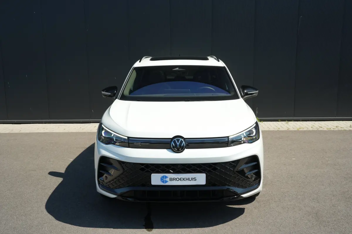 1.5 eHybrid 272pk R-Line Edition | Panoramadak | Trekhaak | Leder | 20" | Stoelverwarming & Ventilatie