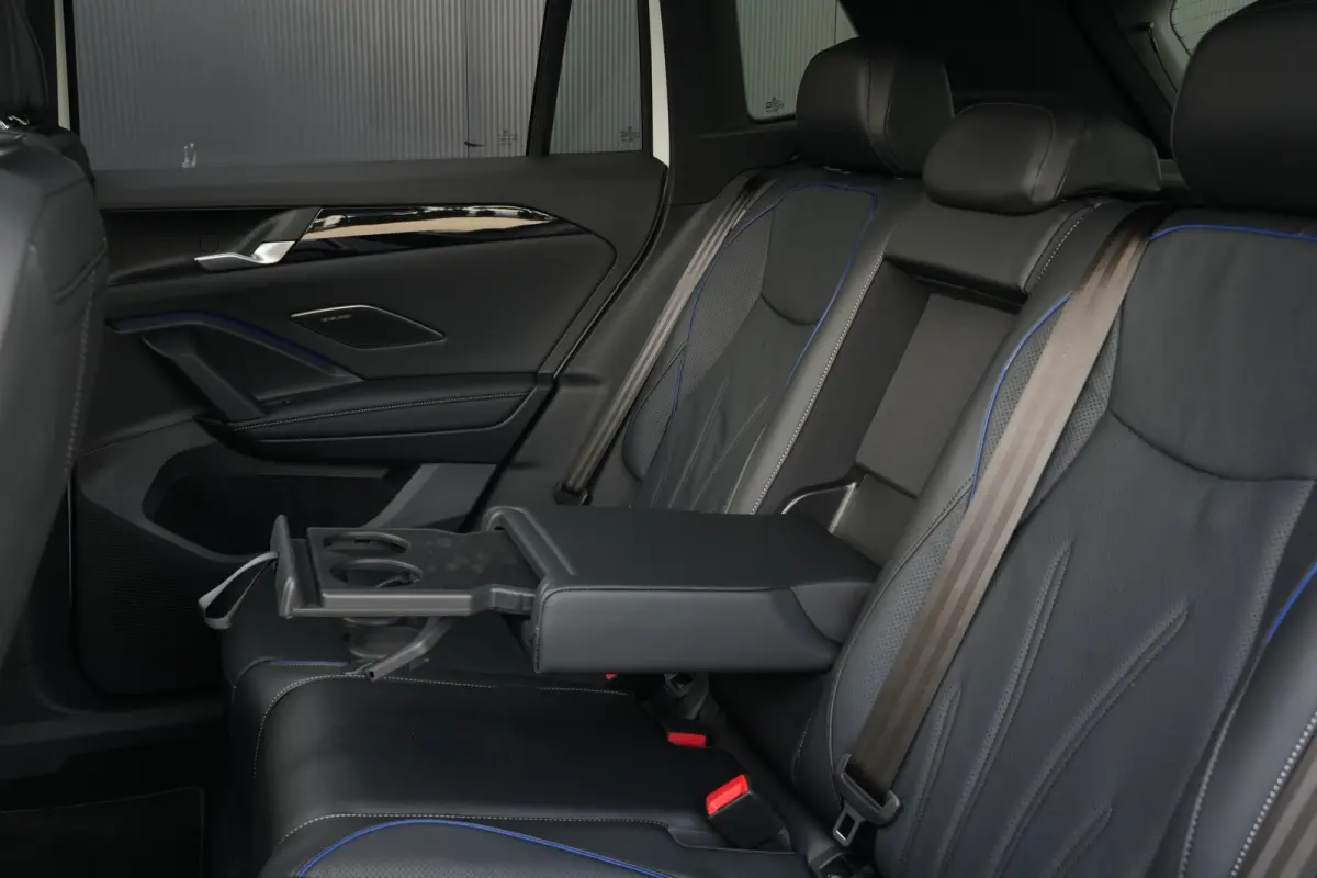 1.5 eHybrid 272pk R-Line Edition | Panoramadak | Trekhaak | Leder | 20" | Stoelverwarming & Ventilatie
