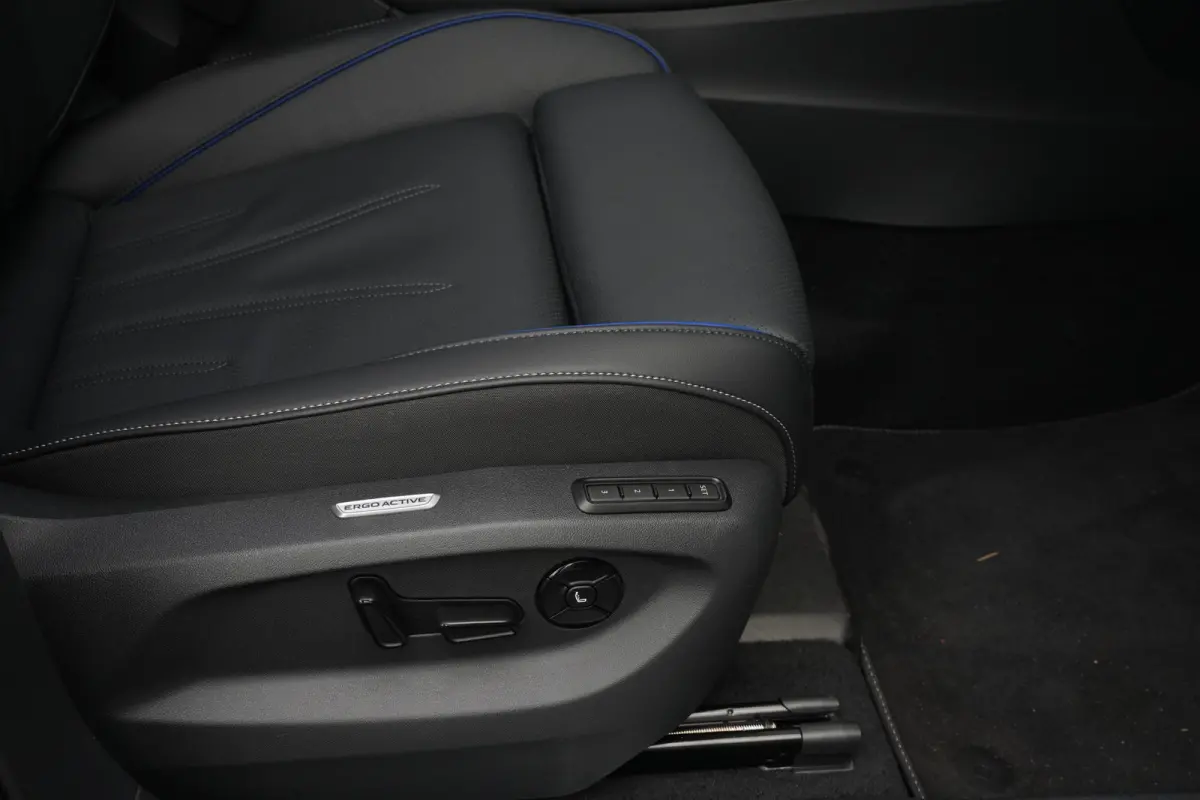 1.5 eHybrid 272pk R-Line Edition | Panoramadak | Trekhaak | Leder | 20" | Stoelverwarming & Ventilatie