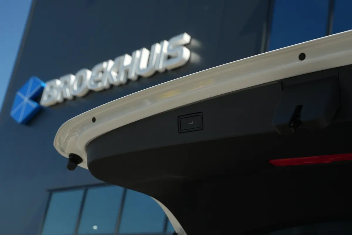 1.5 eHybrid 272pk R-Line Edition | Panoramadak | Trekhaak | Leder | 20" | Stoelverwarming & Ventilatie