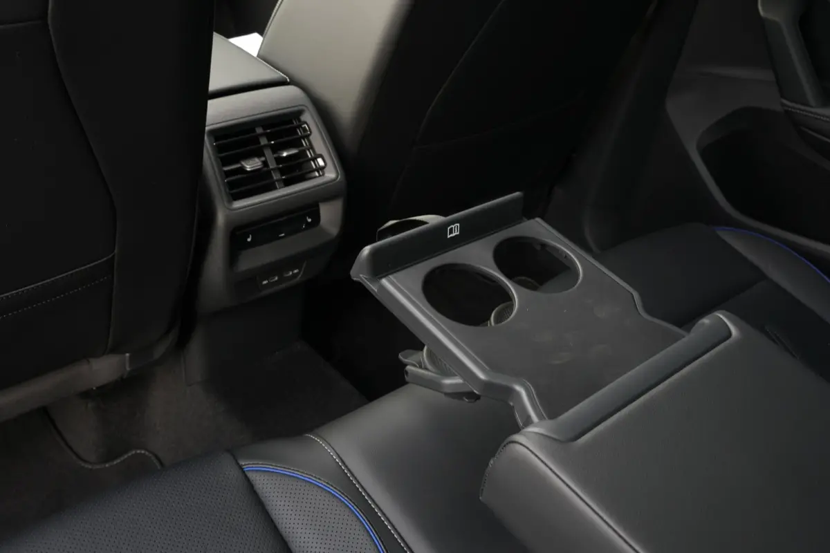 1.5 eHybrid 272pk R-Line Edition | Panoramadak | Trekhaak | Leder | 20" | Stoelverwarming & Ventilatie