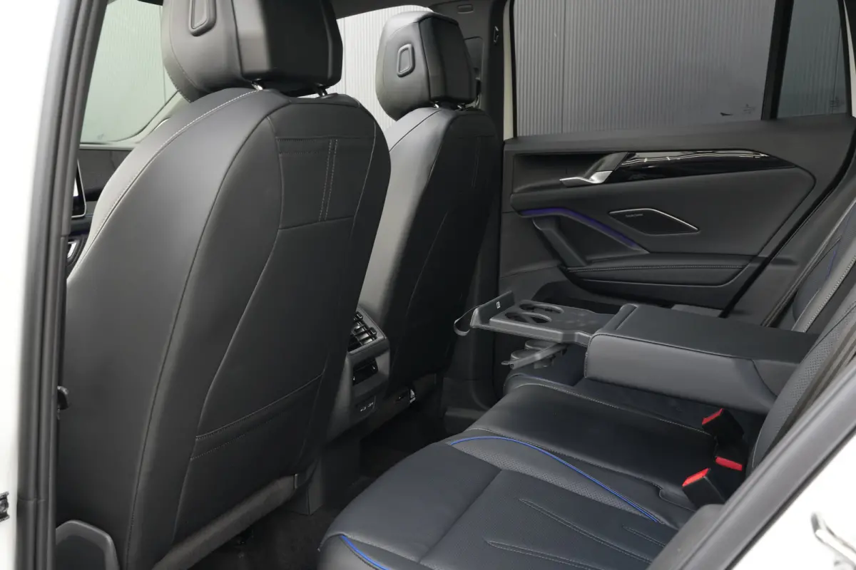 1.5 eHybrid 272pk R-Line Edition | Panoramadak | Trekhaak | Leder | 20" | Stoelverwarming & Ventilatie
