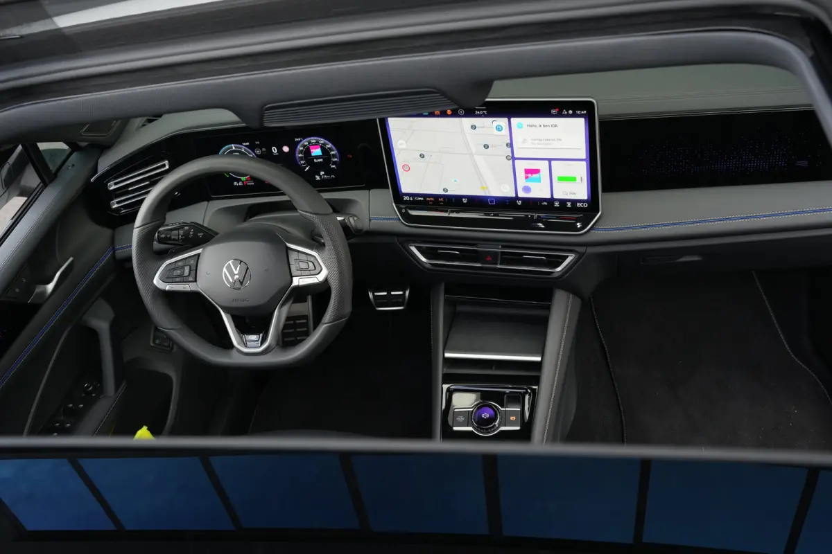 1.5 eHybrid 272pk R-Line Edition | Panoramadak | Trekhaak | Leder | 20" | Stoelverwarming & Ventilatie