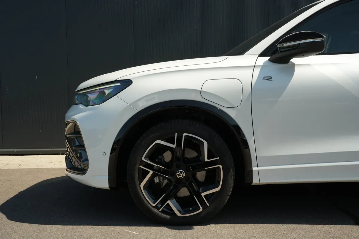 1.5 eHybrid 272pk R-Line Edition | Panoramadak | Trekhaak | Leder | 20" | Stoelverwarming & Ventilatie