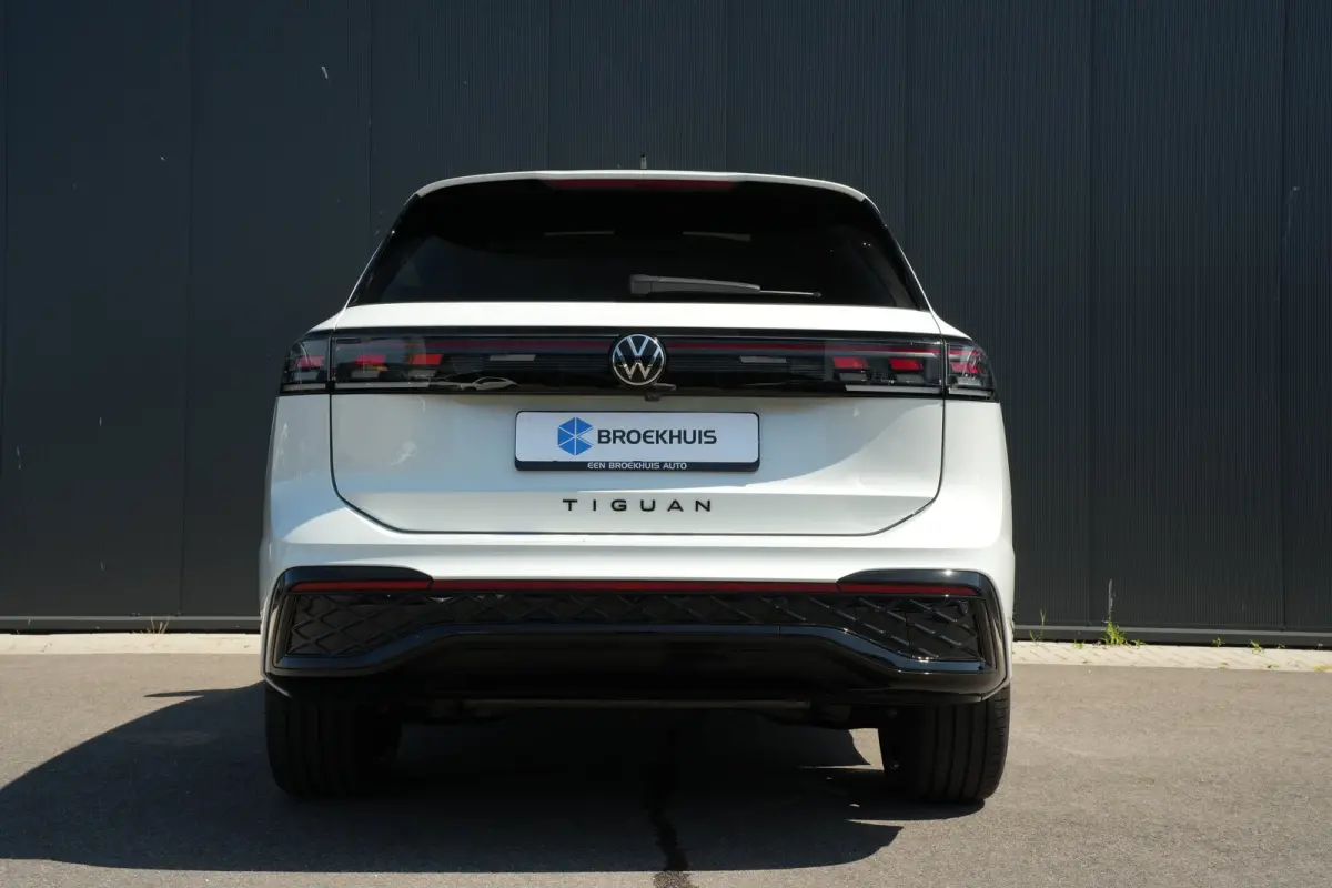 1.5 eHybrid 272pk R-Line Edition | Panoramadak | Trekhaak | Leder | 20" | Stoelverwarming & Ventilatie