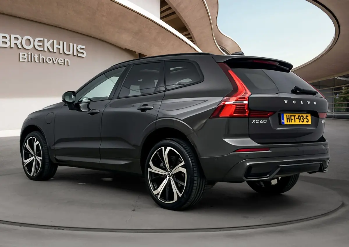 2.0 T8 Plug-in hybrid AWD Ultra Dark | Trekhaak | Bower & Wilkins | Luchtvering |  PDC V+A en 360 camera | 21 inch LM | Extra getint glas |
