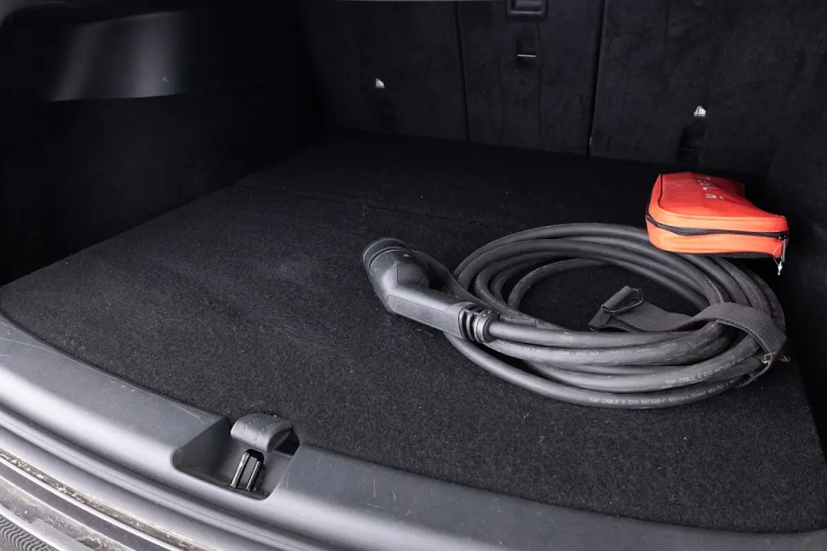 Long Range Dual Motor 75 kWh *SOH 94.6%* PANORAMADAK | LEDER