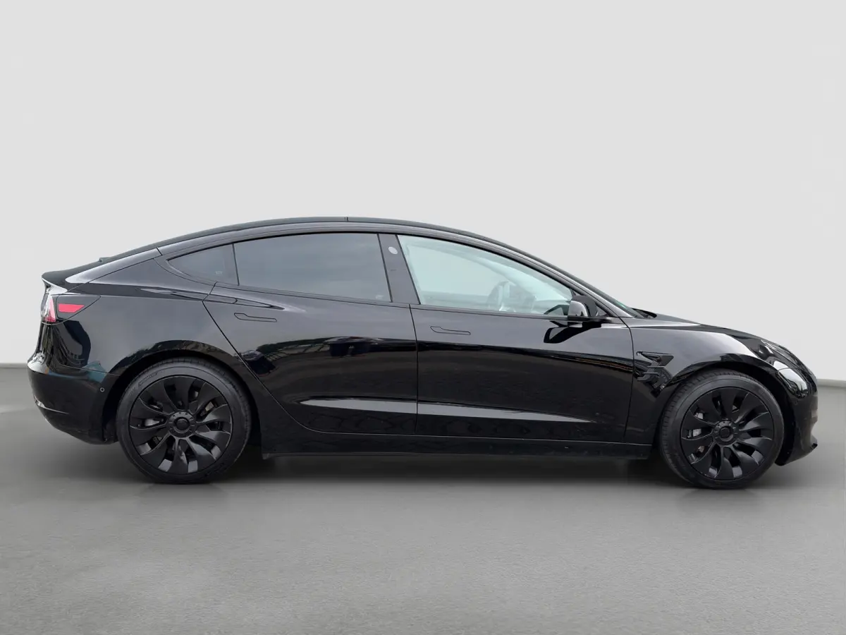 Long Range AWD 75kWh 351pk | Camera | Leder | Panoramadak | LED | Cruisecontrol adaptief | Elec. bed. stoelen | Metallic lak | Stoelverwarming | Navigatie