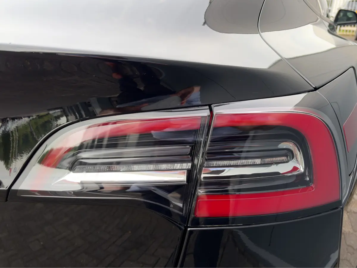 Long Range AWD 75kWh 351pk | Camera | Leder | Panoramadak | LED | Cruisecontrol adaptief | Elec. bed. stoelen | Metallic lak | Stoelverwarming | Navigatie