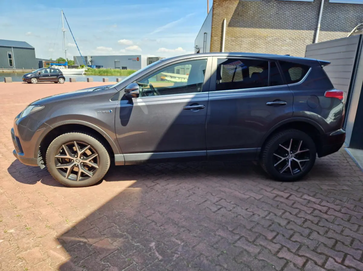 2.5 Hybrid Dynamic Sport 12MND BOVAG GAR|ECC|LMV 18"|CAMERA|ACC|PRIV GLASS