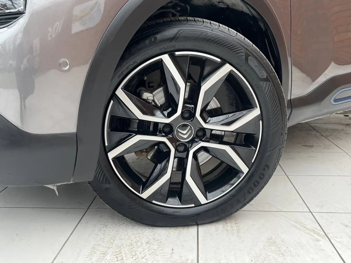 Black Shine 50 kWh | SOH 86% | Keyless | Carplay/Android Auto | Camera achter | Head-up display |
