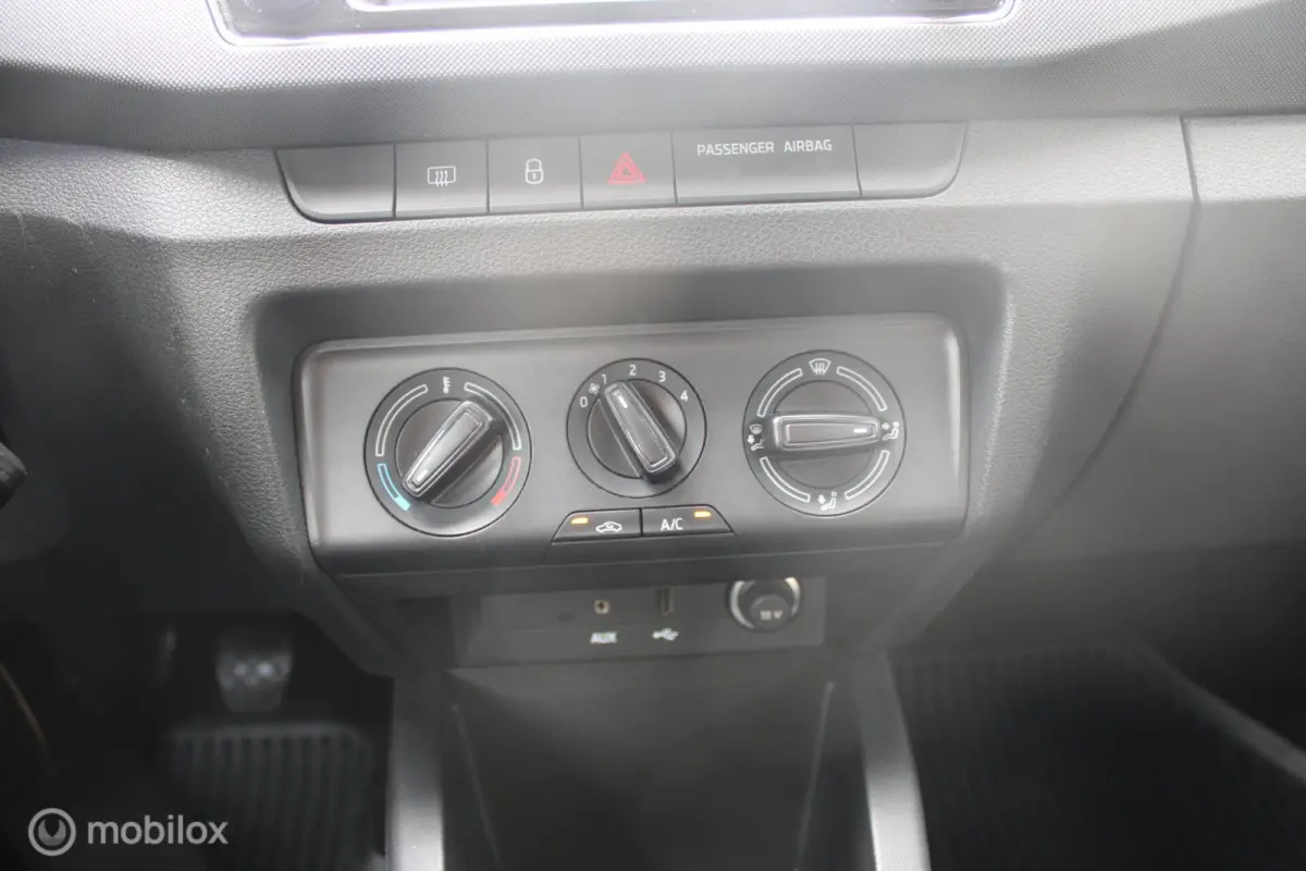 1.0 TSI Ambition 1e Eigenaar NL Auto | Airco | Cruise | Navigatie | Parkeersensoren.
