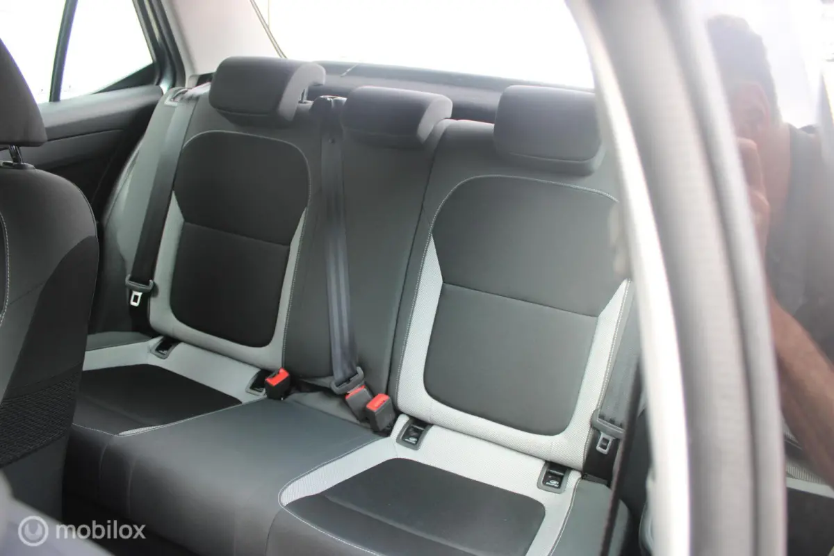 1.0 TSI Ambition 1e Eigenaar NL Auto | Airco | Cruise | Navigatie | Parkeersensoren.