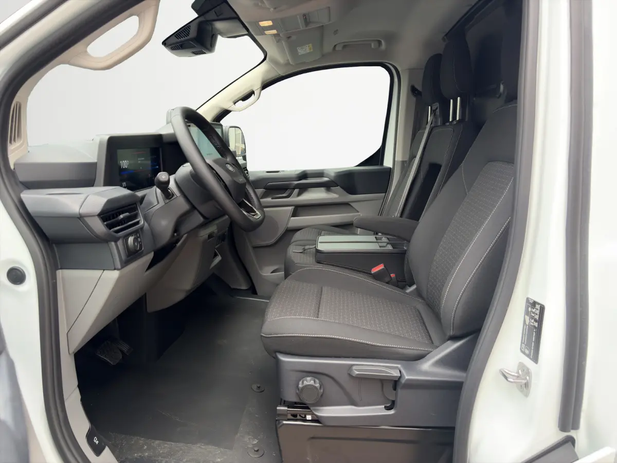 320 L1H1 136pk Trend 71 kWh | Nieuw! | WLTP range 370km | Ford Protect 2+3 jaar | Laadruimte afwerking |