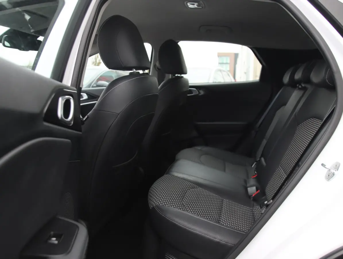 1.6 GDi 140PK PHEV DynamicPlusLine Adaptieve Cruise